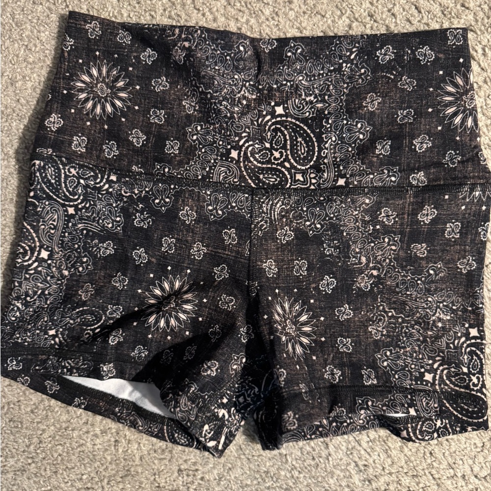 RokTheBox Vintage Bandana shorts